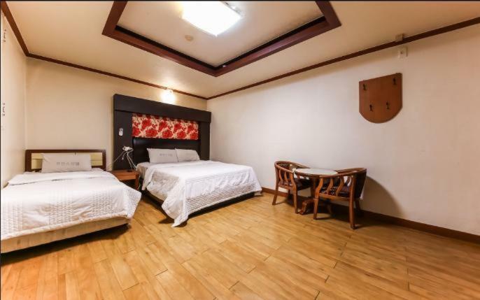 Prince Hotel Gwangju Metropolitan City Esterno foto