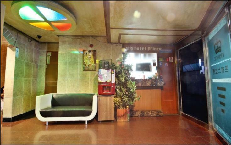 Prince Hotel Gwangju Metropolitan City Esterno foto